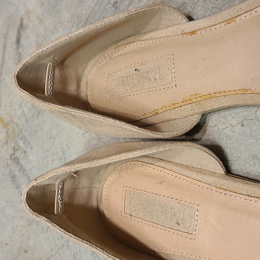 Flats - Picture 2 of 5
